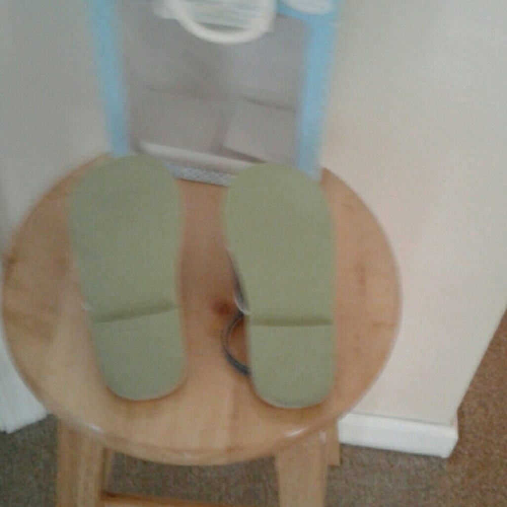 sandals - Picture 3 of 4